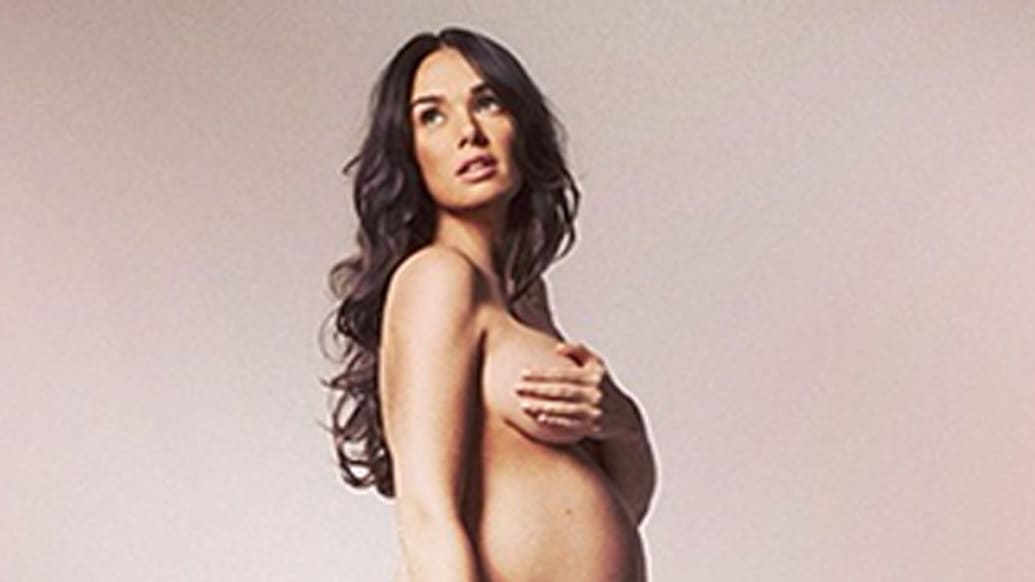 Vroom Vroom; British Heiress Tamara Ecclestone Post Naked Picture At 39 Weeks Pregnant image photo