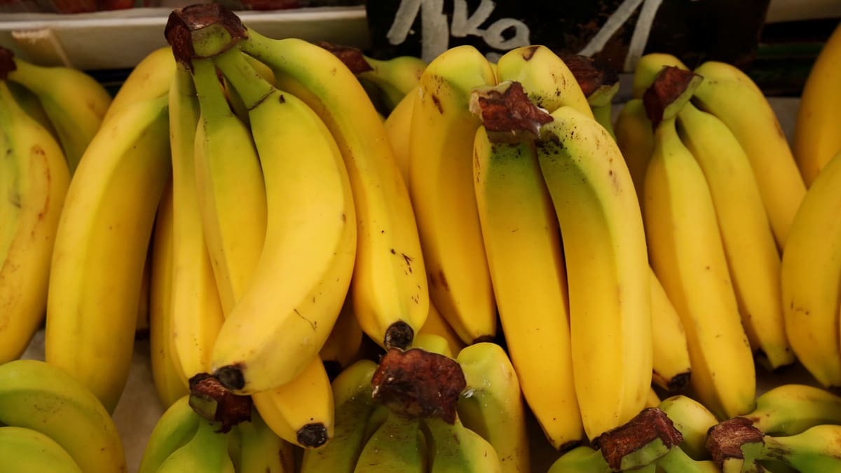 China Outlaws Online Banana-Eating