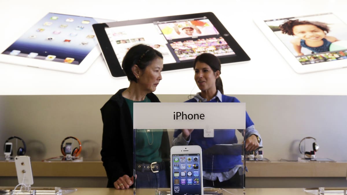 The Annoying Iphone 5 Frenzy Don’t Believe The Economic Stimulus Hype
