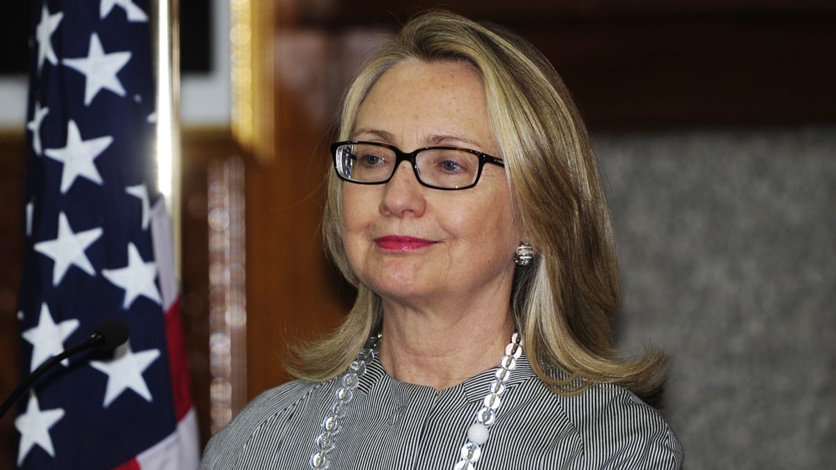 Hillary Clinton's Makeup-Free Photos: On A Brave Face