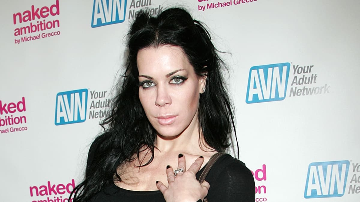Joan Marie Laurer Chyna Porn - Chyna Porn Film: Pro Wrestler's New Role in Adult Films