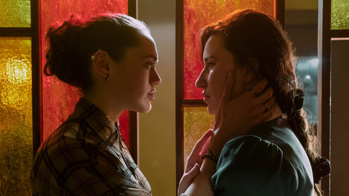 Netflixs The Sandman Kept a Disturbing Lesbian Plot — and Is Better for It