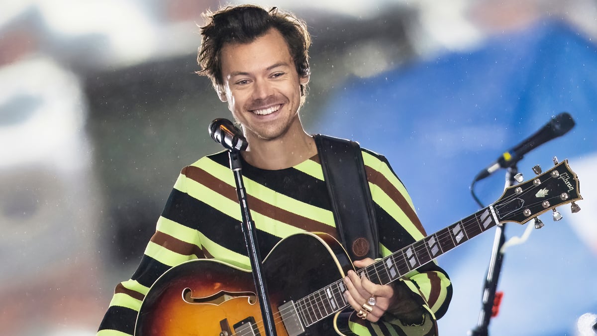 Harry Styles Sets the Standard for Summer Outfits