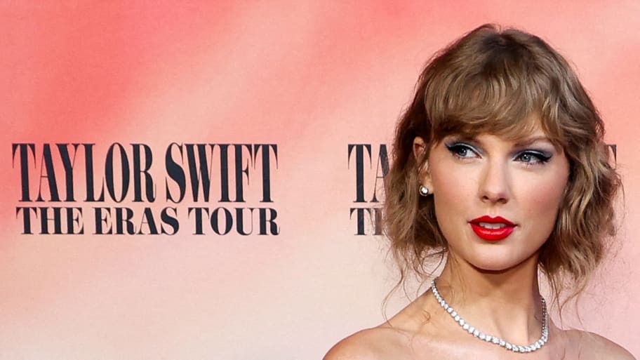 Taylor Swift Breaks All Her Own Records With ‘1989 Taylors Version 