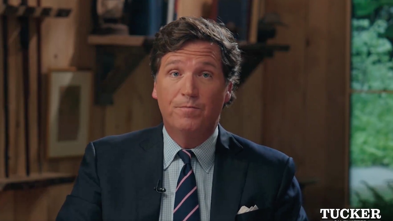 Tucker Carlson biedt een woeste nieuwe verdediging van Donald Trump