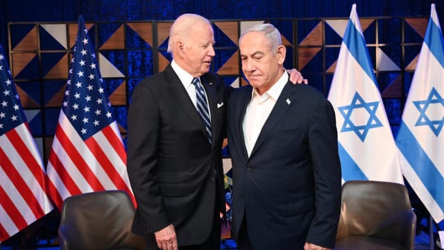 US President Joe Biden (L) and Prime Minister Benjamin Netanyahu