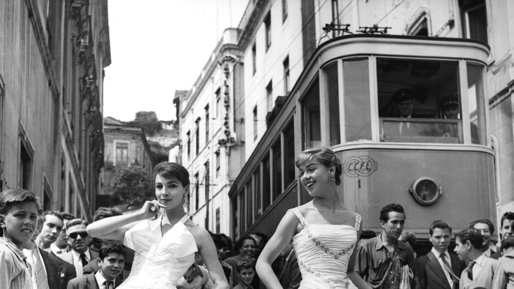 Postcard of the Week: The Glamour of Italian Fashion at London's
