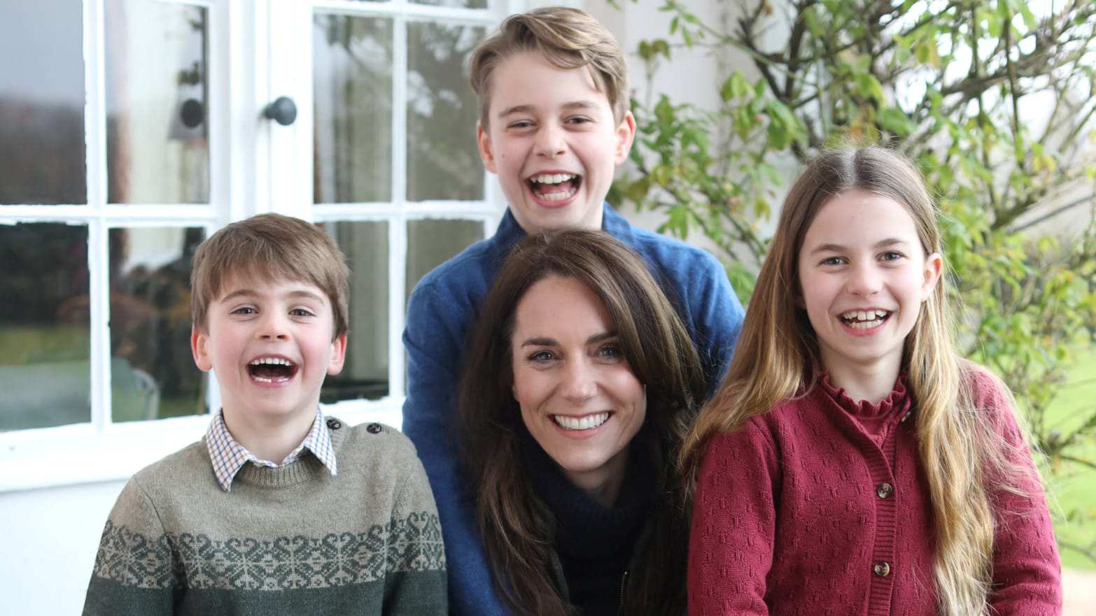 A photo released by Kensington Palace of Princess Kate Middleton surrounded by her children.