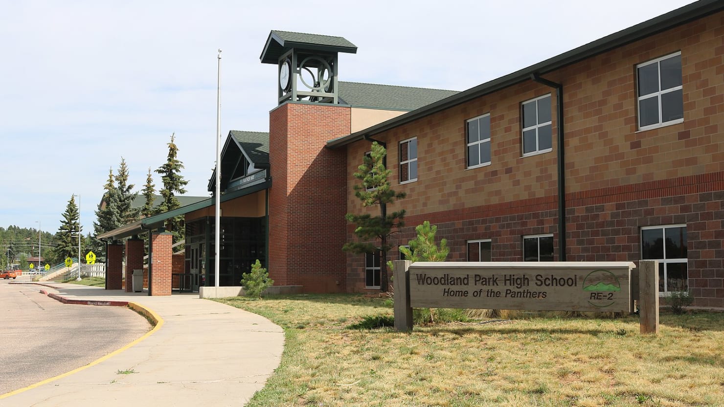 nearly-40-of-staff-leave-woodland-park-colorado-school-after-right