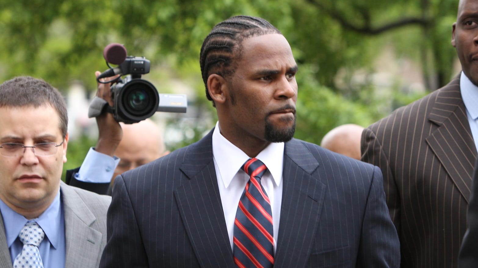 Pissing On A Teen - R Kelly Urination Pee Video Teen Speaks Out in Chicago Court