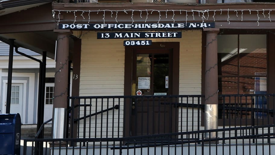 The exterior of the Hinsdale Post Office