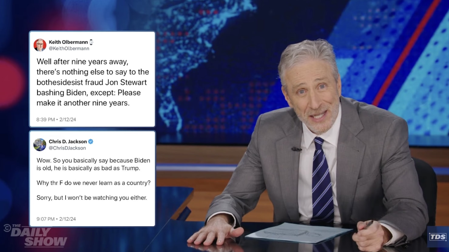 Jon Stewart risponde alle reazioni negative sul suo ritorno al “Daily Show”.