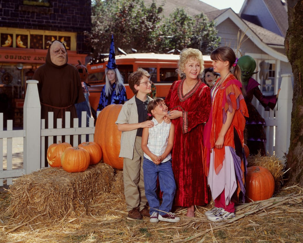 Photo of Joey Zimmerman, Emily Roeske, Kimberly J. Brown and Debbie Reynolds filming 'Halloweentown'