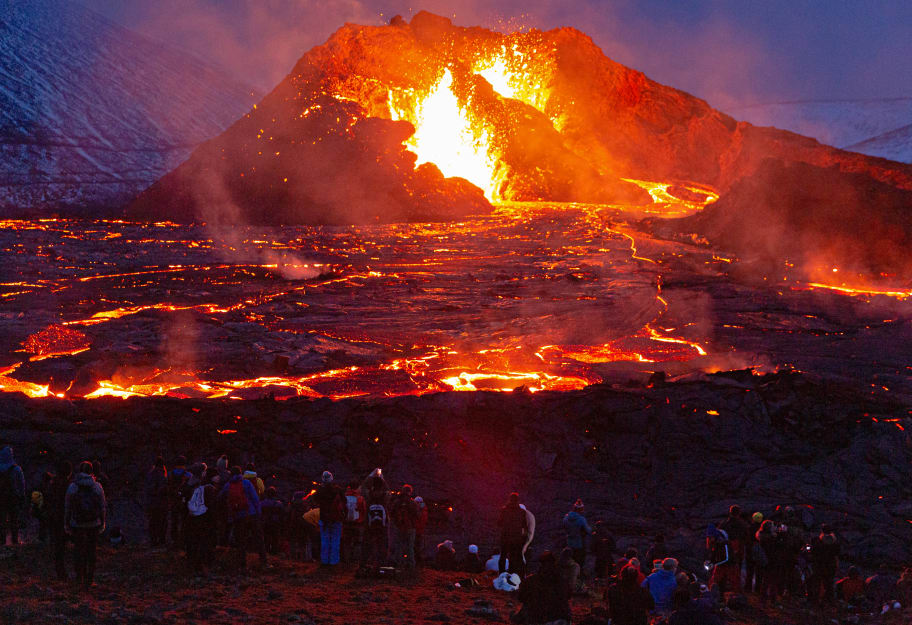 Hundreds of Hikers Evacuated as Icelandic Volcano’s New Fissure Spews Lava