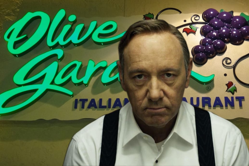 Frank Underwood Will Not Tolerate Insubordination In This Olive Garden