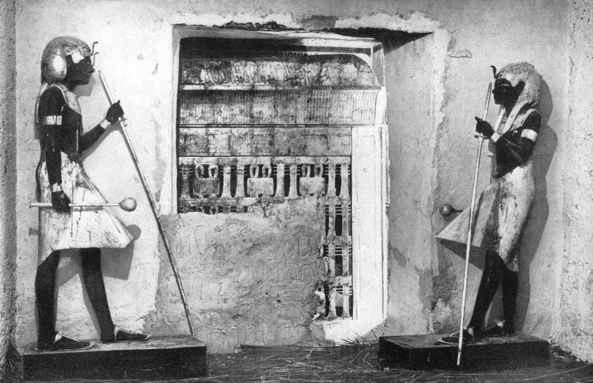 The Secret Treasures Discovered In King Tuts Tomb 100 Years Ago